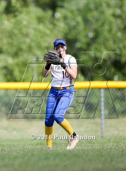 Thumbnail 1 in Seymour vs. Stonington (CIAC Class M Semifinal) photogallery.
