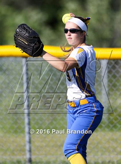 Thumbnail 1 in Seymour vs. Stonington (CIAC Class M Semifinal) photogallery.