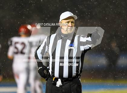 Thumbnail 3 in Glens Falls vs. Pleasantville (NYSPHSAA Class B Semifinals) photogallery.