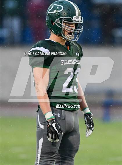 Thumbnail 3 in Glens Falls vs. Pleasantville (NYSPHSAA Class B Semifinals) photogallery.