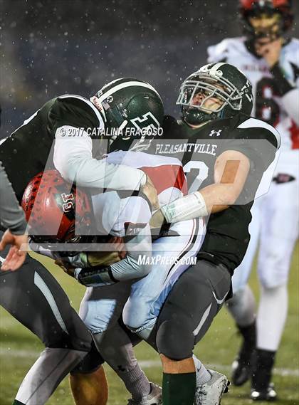 Thumbnail 3 in Glens Falls vs. Pleasantville (NYSPHSAA Class B Semifinals) photogallery.