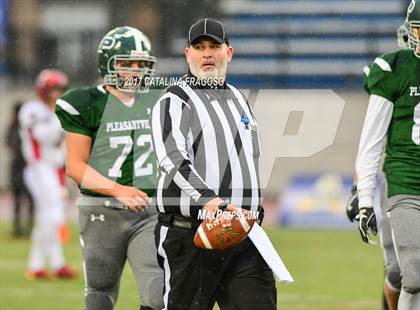 Thumbnail 3 in Glens Falls vs. Pleasantville (NYSPHSAA Class B Semifinals) photogallery.