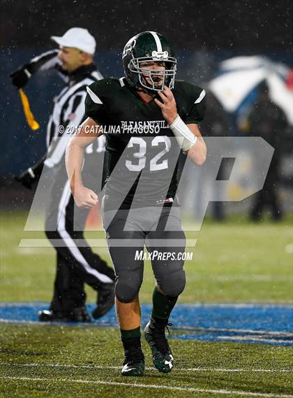 Thumbnail 1 in Glens Falls vs. Pleasantville (NYSPHSAA Class B Semifinals) photogallery.