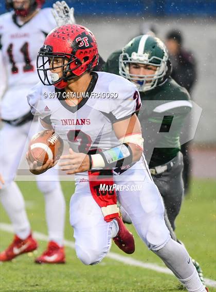 Thumbnail 3 in Glens Falls vs. Pleasantville (NYSPHSAA Class B Semifinals) photogallery.