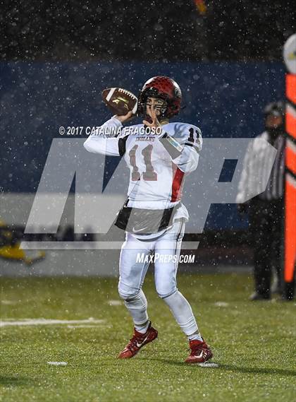 Thumbnail 1 in Glens Falls vs. Pleasantville (NYSPHSAA Class B Semifinals) photogallery.