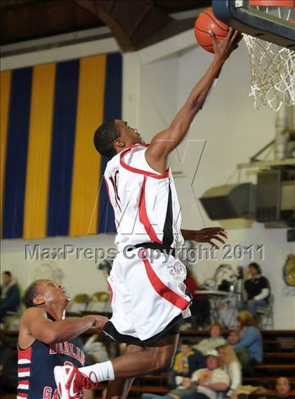 Thumbnail 1 in Dublin vs. Salesian (G.I.B.T.) photogallery.