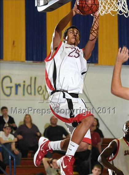 Thumbnail 3 in Dublin vs. Salesian (G.I.B.T.) photogallery.
