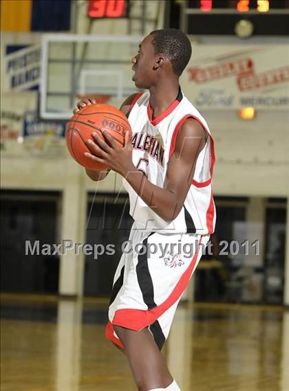 Thumbnail 2 in Dublin vs. Salesian (G.I.B.T.) photogallery.