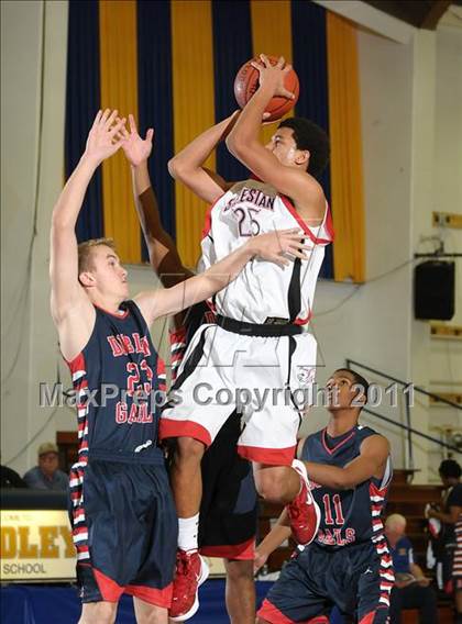 Thumbnail 3 in Dublin vs. Salesian (G.I.B.T.) photogallery.
