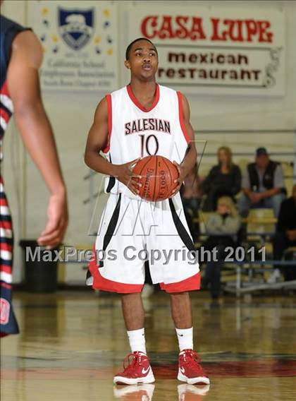 Thumbnail 2 in Dublin vs. Salesian (G.I.B.T.) photogallery.