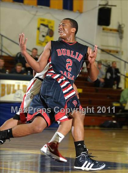 Thumbnail 3 in Dublin vs. Salesian (G.I.B.T.) photogallery.