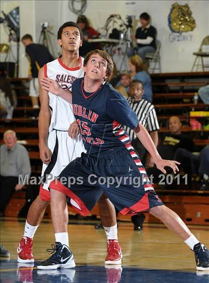 Thumbnail 3 in Dublin vs. Salesian (G.I.B.T.) photogallery.