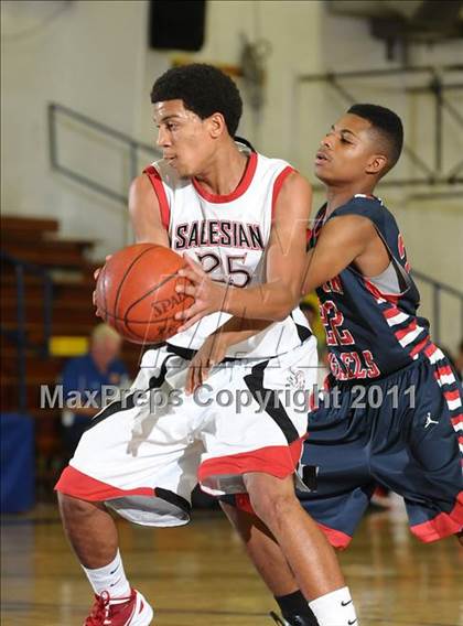 Thumbnail 2 in Dublin vs. Salesian (G.I.B.T.) photogallery.