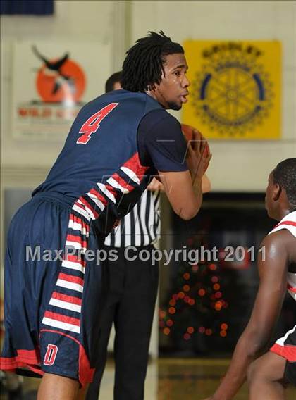 Thumbnail 2 in Dublin vs. Salesian (G.I.B.T.) photogallery.