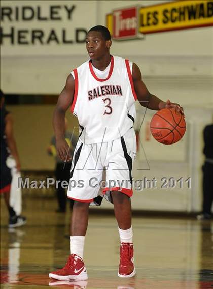 Thumbnail 3 in Dublin vs. Salesian (G.I.B.T.) photogallery.