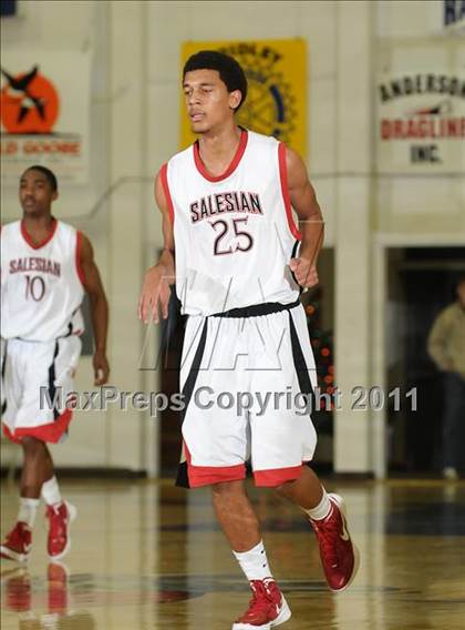 Thumbnail 2 in Dublin vs. Salesian (G.I.B.T.) photogallery.