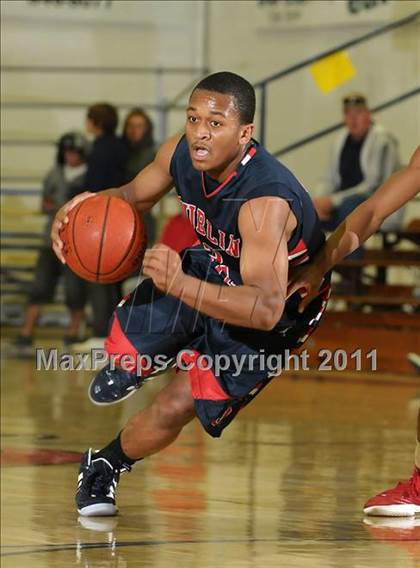 Thumbnail 3 in Dublin vs. Salesian (G.I.B.T.) photogallery.