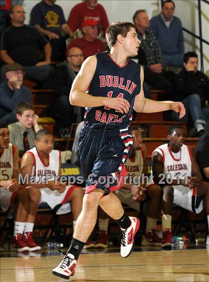 Thumbnail 3 in Dublin vs. Salesian (G.I.B.T.) photogallery.