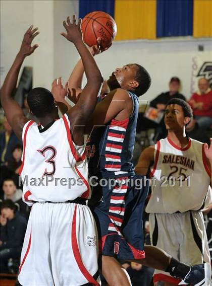 Thumbnail 3 in Dublin vs. Salesian (G.I.B.T.) photogallery.