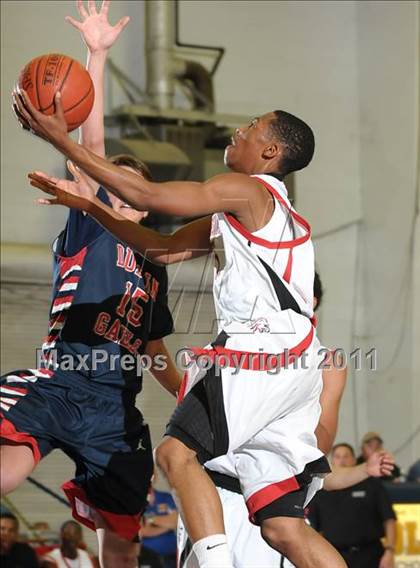 Thumbnail 1 in Dublin vs. Salesian (G.I.B.T.) photogallery.