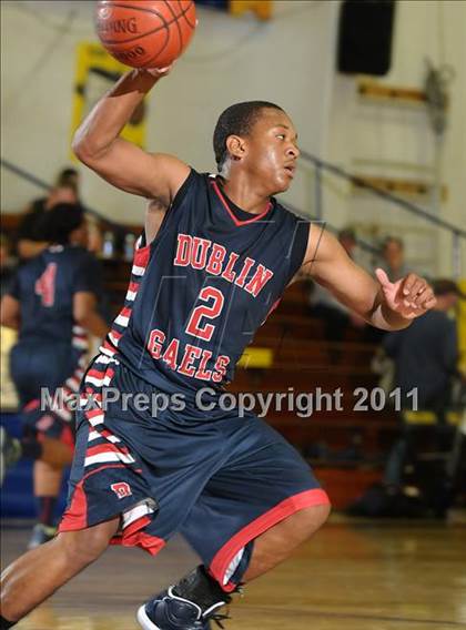 Thumbnail 1 in Dublin vs. Salesian (G.I.B.T.) photogallery.