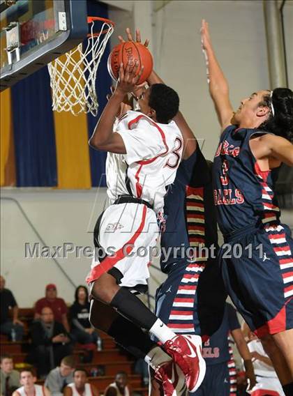 Thumbnail 3 in Dublin vs. Salesian (G.I.B.T.) photogallery.