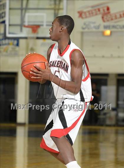 Thumbnail 1 in Dublin vs. Salesian (G.I.B.T.) photogallery.