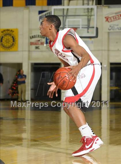 Thumbnail 2 in Dublin vs. Salesian (G.I.B.T.) photogallery.