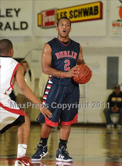 Thumbnail 1 in Dublin vs. Salesian (G.I.B.T.) photogallery.