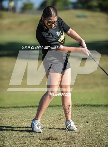 Thumbnail 3 in JV: Greenville Wright Park Invitational photogallery.