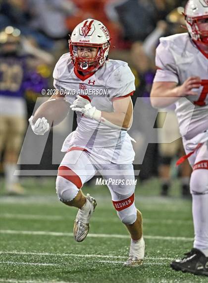 Thumbnail 3 in East Islip vs. Sayville (Section 11 Division III Final) photogallery.