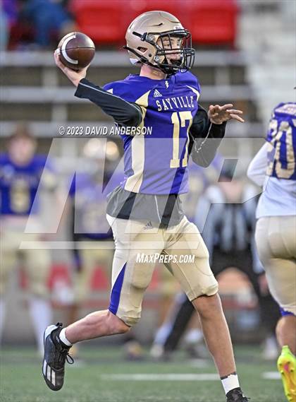 Thumbnail 3 in East Islip vs. Sayville (Section 11 Division III Final) photogallery.