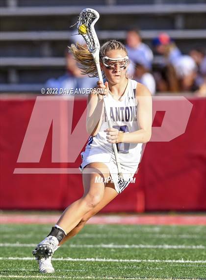 Thumbnail 1 in Bayport-Blue Point vs. Manhasset Class C Final photogallery.
