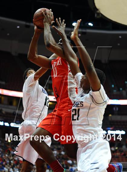 Thumbnail 3 in Mater Dei vs. Chino Hills (CIF SS Open Division Final) photogallery.