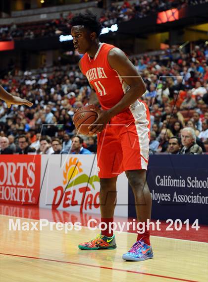 Thumbnail 1 in Mater Dei vs. Chino Hills (CIF SS Open Division Final) photogallery.