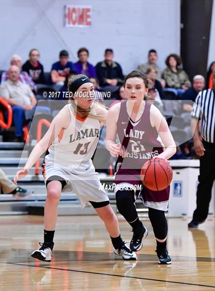 Thumbnail 1 in Lamar vs Perryville (AAA 3A Conderence 2nd Round Playoff) photogallery.