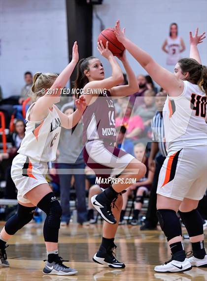 Thumbnail 3 in Lamar vs Perryville (AAA 3A Conderence 2nd Round Playoff) photogallery.