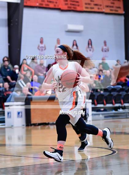 Thumbnail 1 in Lamar vs Perryville (AAA 3A Conderence 2nd Round Playoff) photogallery.