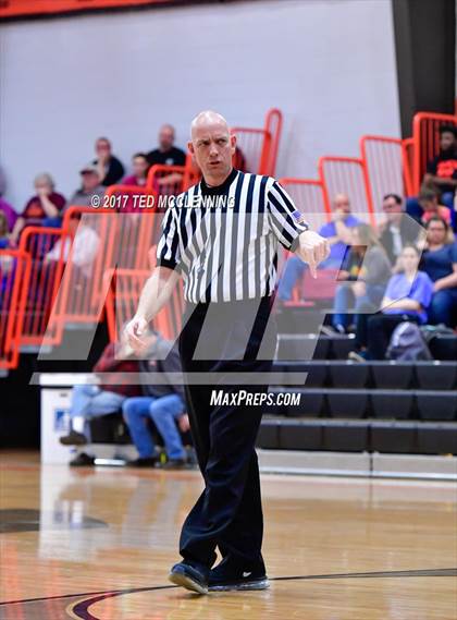 Thumbnail 1 in Lamar vs Perryville (AAA 3A Conderence 2nd Round Playoff) photogallery.