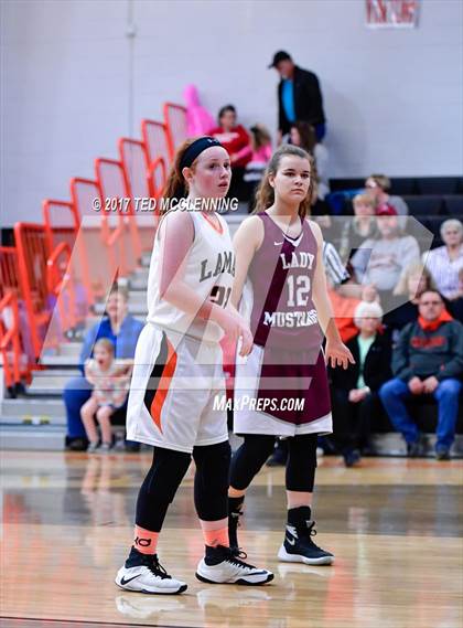 Thumbnail 1 in Lamar vs Perryville (AAA 3A Conderence 2nd Round Playoff) photogallery.