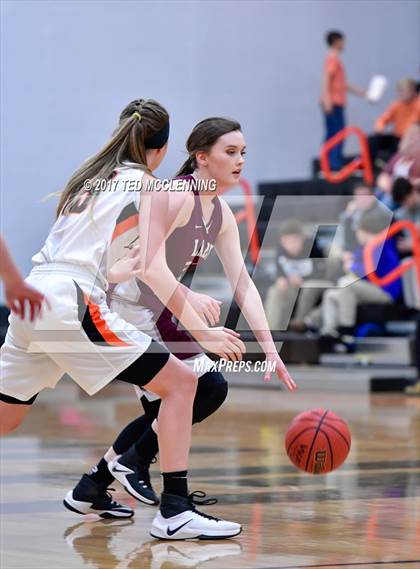 Thumbnail 3 in Lamar vs Perryville (AAA 3A Conderence 2nd Round Playoff) photogallery.