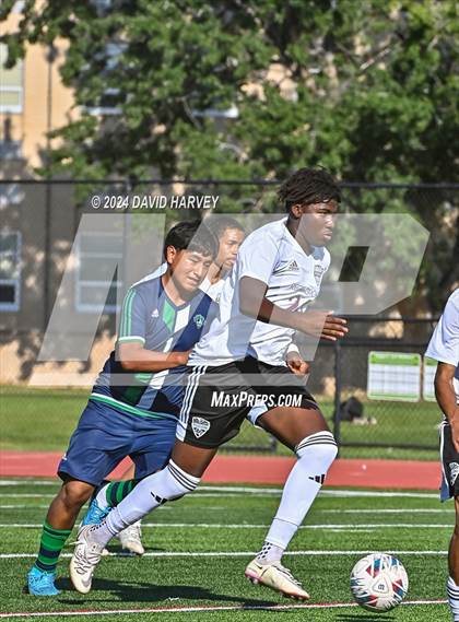 Thumbnail 1 in Regis Groff vs Kennedy photogallery.