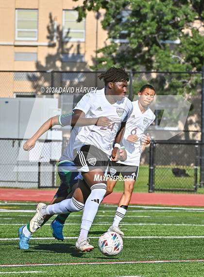 Thumbnail 2 in Regis Groff vs Kennedy photogallery.