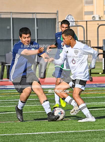 Thumbnail 2 in Regis Groff vs Kennedy photogallery.