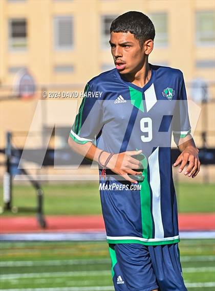Thumbnail 2 in Regis Groff vs Kennedy photogallery.