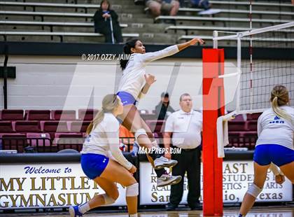 Thumbnail 3 in Canyon vs MacArthur [Douglas]  photogallery.