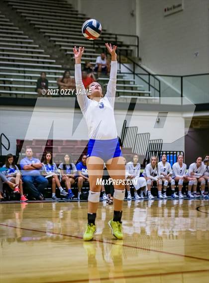 Thumbnail 2 in Canyon vs MacArthur [Douglas]  photogallery.