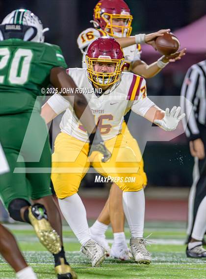 Thumbnail 1 in Science Hill vs. Green Hill (TSSAA 6A Round 2) photogallery.