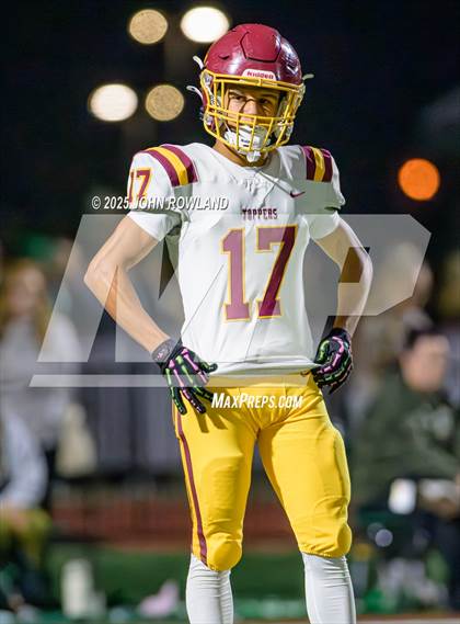 Thumbnail 2 in Science Hill vs. Green Hill (TSSAA 6A Round 2) photogallery.