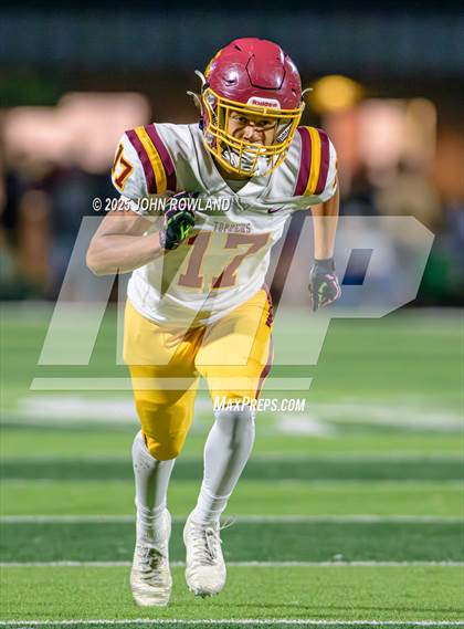 Thumbnail 2 in Science Hill vs. Green Hill (6A Second Round) photogallery.